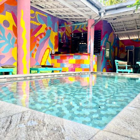 Cycling Backpacker Hostel & Cafe Unawatuna Dış mekan fotoğraf