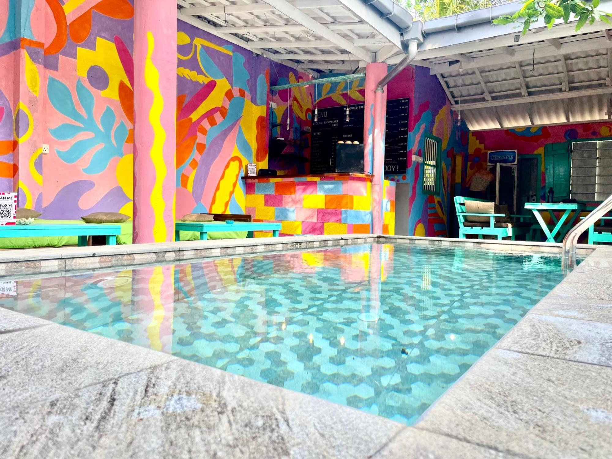 Cycling Backpacker Hostel & Cafe Unawatuna Dış mekan fotoğraf