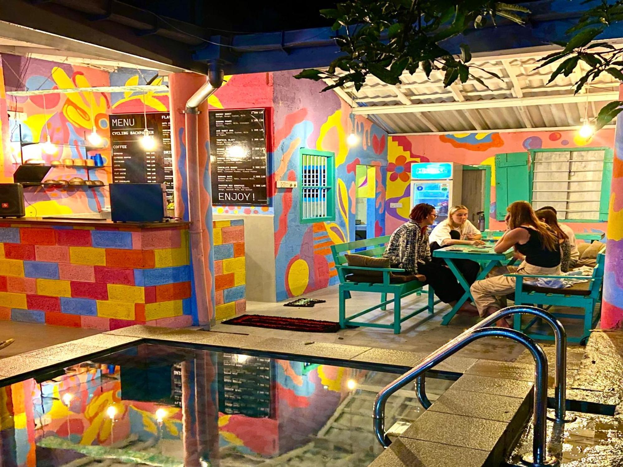 Cycling Backpacker Hostel & Cafe Unawatuna Dış mekan fotoğraf
